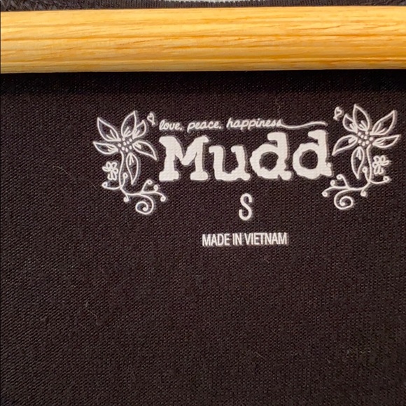 Button Front Tank Top - Picture 3 of 4